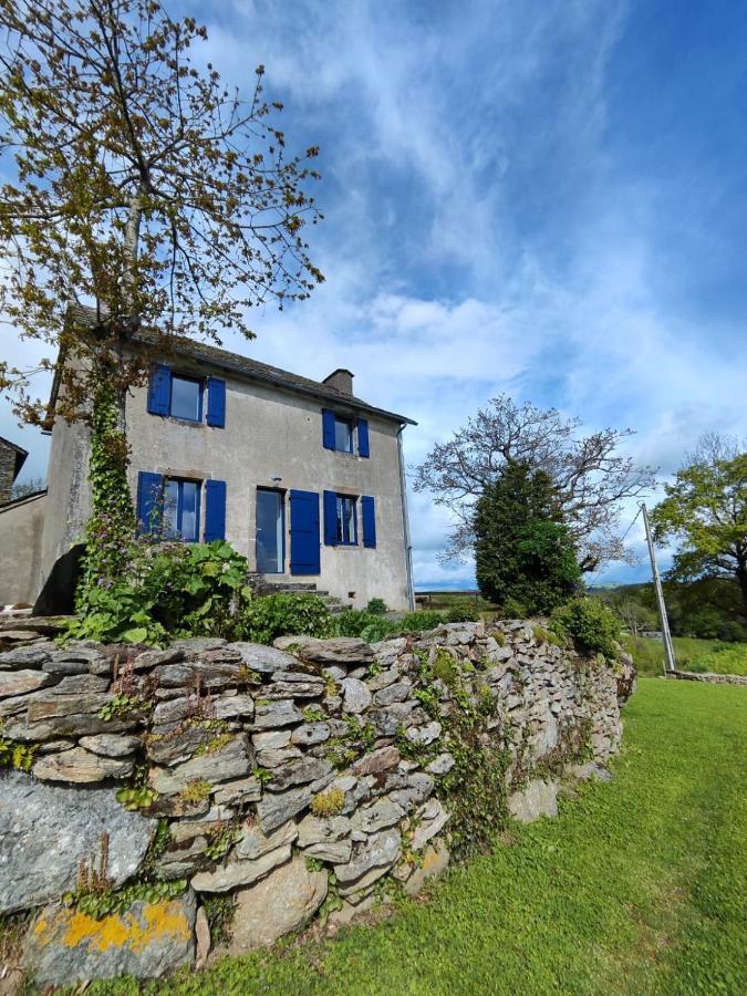 Gite A La Tour De Peyrebrune Alrance Exterior photo